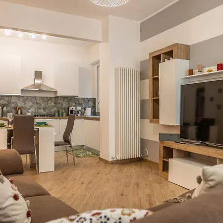 Casa Camelia Relax Vicino Al Mare דירה *